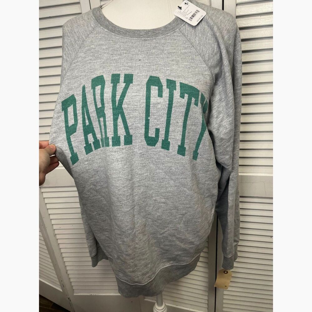 Free People Retrobrand Park City Distressed Sweater NWT $98 retail Size Medium - Picture 4 of 9